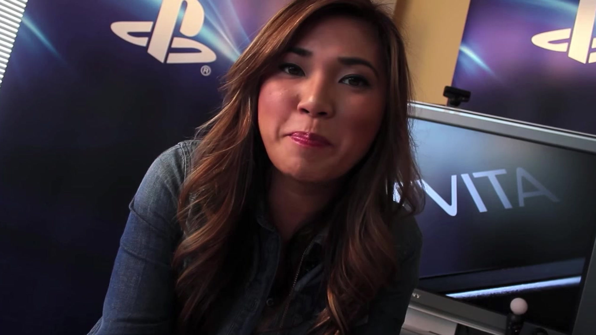 PlayStation Vita Unboxing 2012